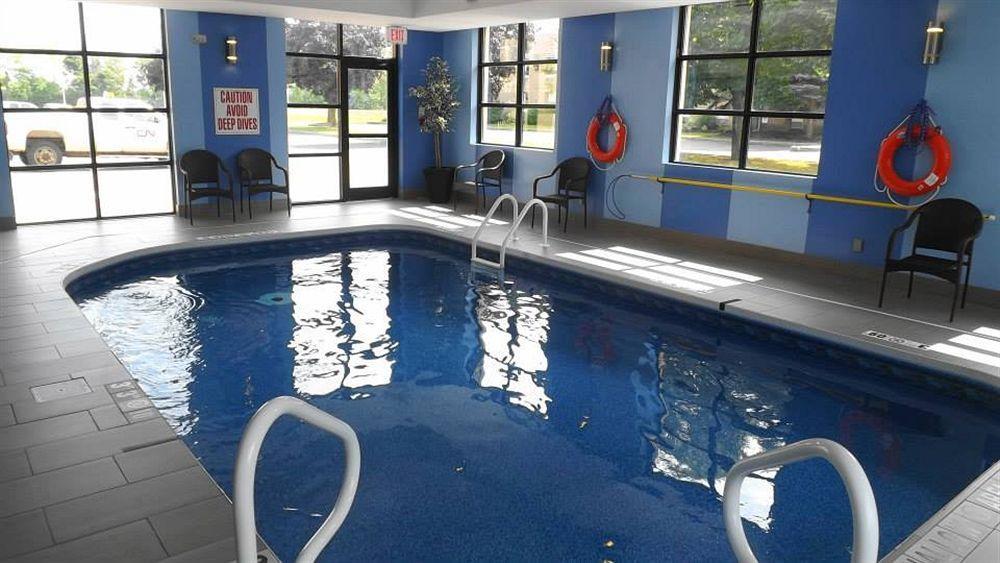 Comfort Inn Brockville Buitenkant foto